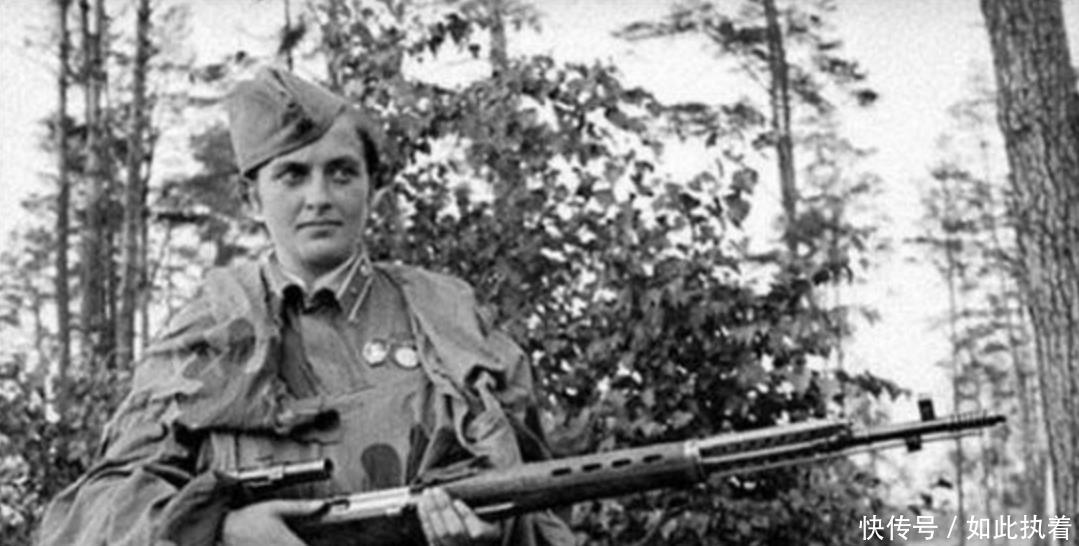 德军|苏联最牛女狙击手, 斯大林亲命潜艇救她, 德军说要把她撕成309块!