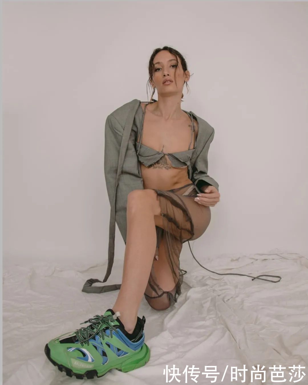 驼背女孩,如何穿出气质感?