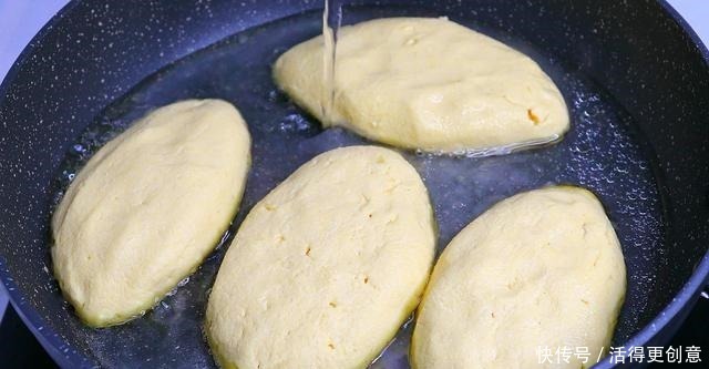 饼子|玉米面不要只做窝窝头了,试试这样做,连挑食的人也能吃2个