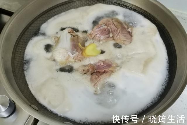 天冷了,吃牛羊肉不如吃它,贵也要舍得买,营养极高,滋补又解馋