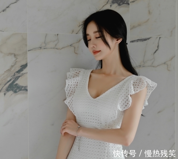 天生丽质孙允珠:斑点薄纱扇叶羽翼双层无袖裙