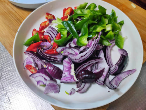 海参鲍鱼没兴趣，专爱吃这种鱼，没有一根刺，还能脆爽好吃，爱啦