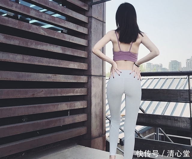 俏皮|时尚打底裤美女,大秀高挑身材!图4小姐姐俏皮动作格外迷人