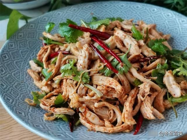 家宴|鸡肉超好吃的做法,不炸也不炖,元旦家宴做一盘,保证受欢迎