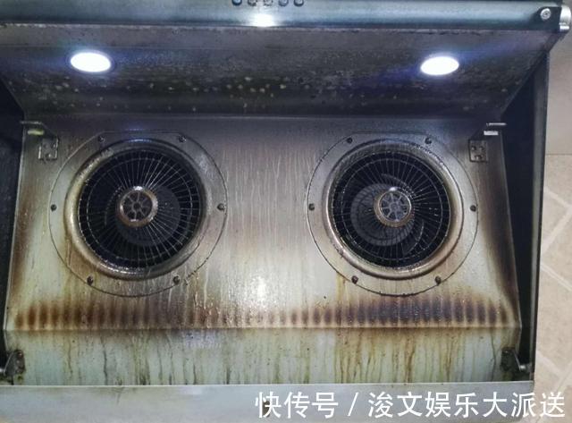 油烟机用久了又脏又黏试试这种方法，不用拆也能干净如新