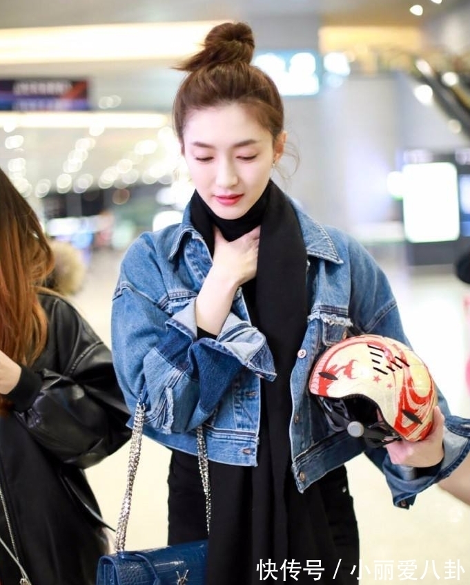 白富美|江疏影颜值真抗打,穿黑色羽绒服简约又甜美,素颜简直像漫画女主