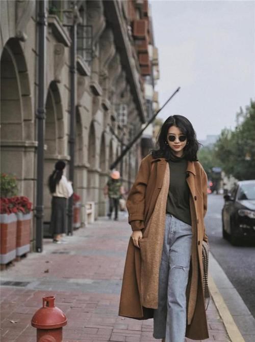 有一种穿搭，叫大衣配裤子，学三木这样穿，美出新高度