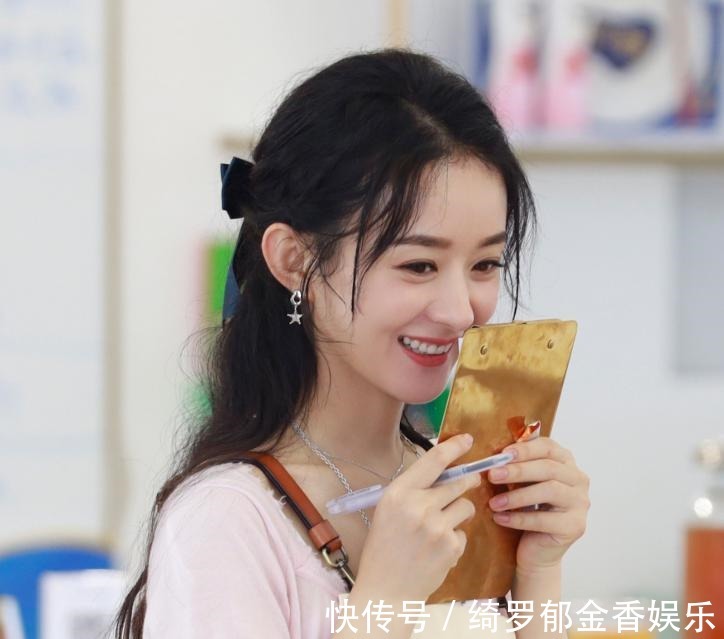 闺蜜|赵丽颖回归中餐厅,同期节目带来2位好闺蜜,这下收视不用愁了