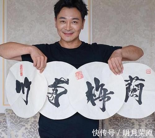 廚房|走進(jìn)演員吳樾住的房子,廚房里就一個(gè)電磁爐,看來平時(shí)幾乎不做飯