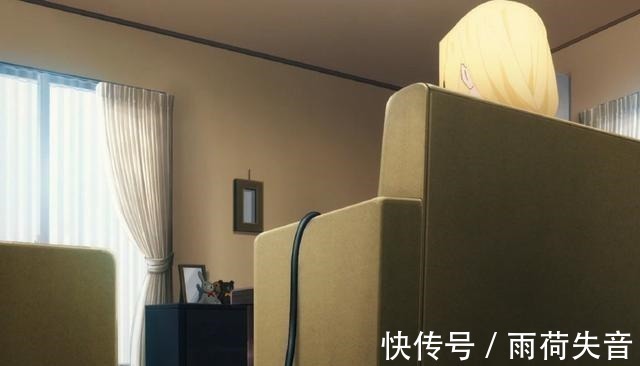 网友吐槽|刀剑神域出现爱丽丝充电一幕,网友吐槽充电孔在哪