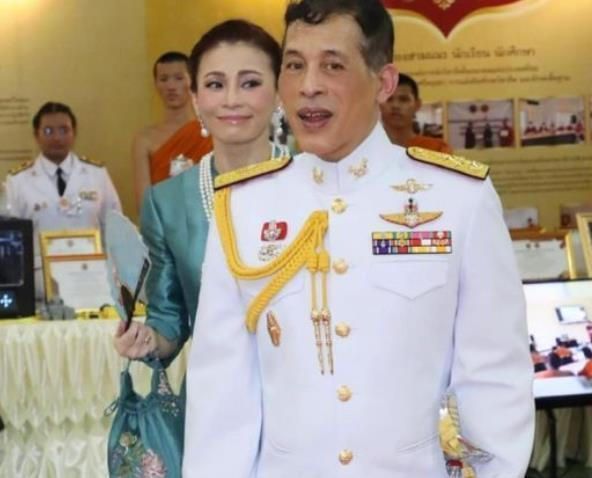 耳环 苏提达炫耀奢华珠宝,借到婆婆钻石项链,耳环丢了一只意外惊艳