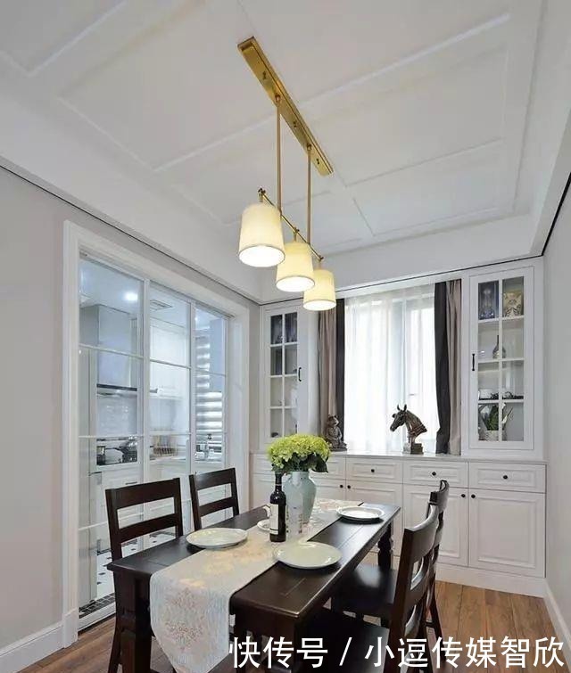 收纳|朋友的房子装修真漂亮,一个多功能玄关鞋柜,收纳强又美观!