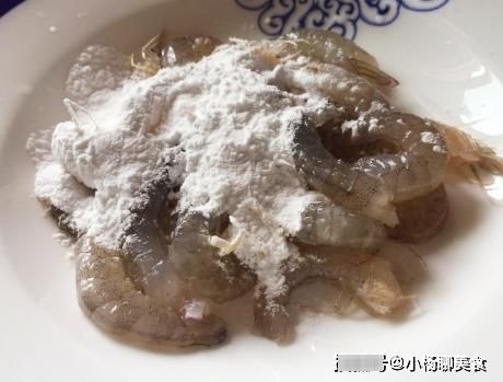 原来椒盐虾做法如此简单,外酥里嫩咸香入味,学会不用去饭店了