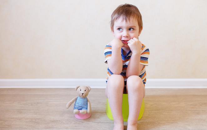 如厕|如何给宝宝进行如厕训练?试试这几招,轻松让娃自己上厕所