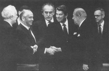 二战后|美国比苏联明显要强不少，为什么却一直处于冷战，不敢发生战争？