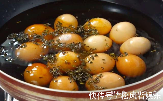搅拌均匀|原来茶叶蛋的做法这么简单,早知道就不出去买了,学会可以摆摊了