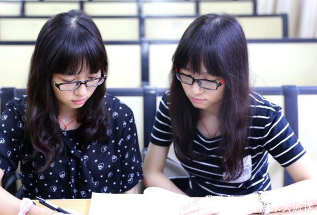 学生|老师把学生“情书”发家长群,孩子父亲的回答,让老师羞愧道歉