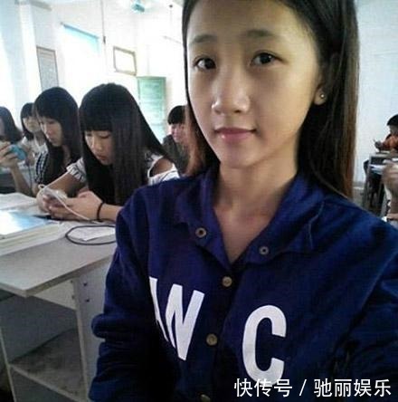 |幽默笑话:老家有这么一个人,抽烟十多年了,但是从来没买过烟