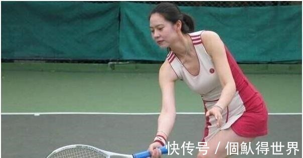 美国|“体坛叛徒”胡娜,比赛中途公然投靠美国,今回国高调上节目捞金