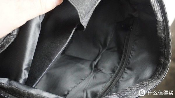 选不到便宜实用的通勤包？这几款背包推荐给你