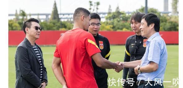 李铁|陈戌源“御驾亲征”,李铁放下包袱,对手慌了,国足将要背水一战