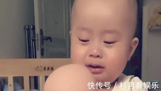 二宝|2岁儿子拒绝父母生二胎,妈妈送给他一个“弟弟”后,当场失控