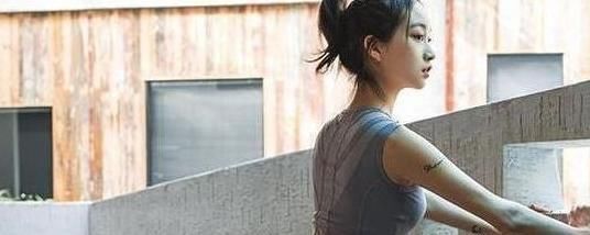 百搭|潇洒浪漫的打底裤美女,彰显潮流气质,回头率特别高