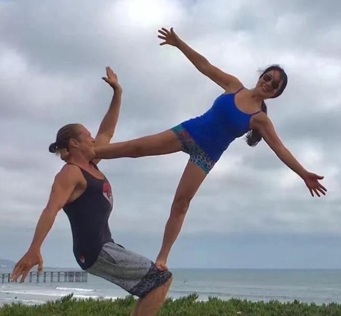 要点|67岁阿姨坚持练瑜伽6年，动作优雅笑容自信，被称作逆龄少女