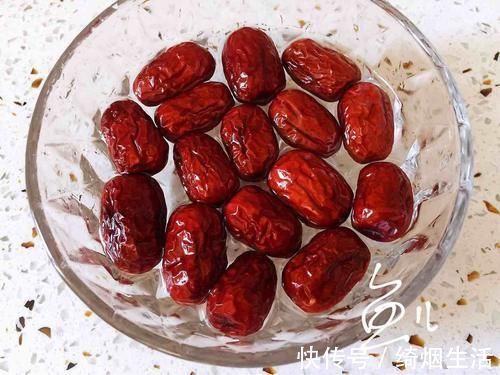 苹果|不论男女,早晨空腹吃它,等于慢跑1小时,清肠排便,口臭也消失