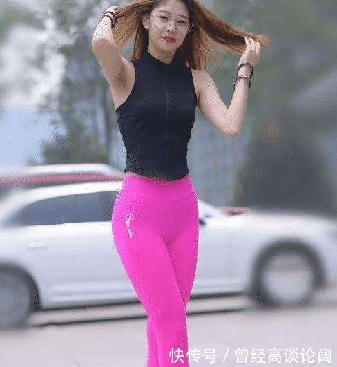 大长腿 瑜伽裤透出姑娘微甜的气息,大长腿显露无遗,悠闲惬意!