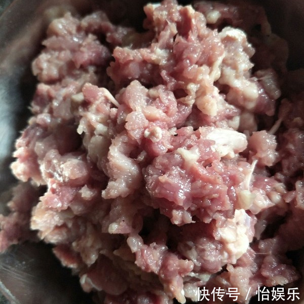  冬天用它包饺子，比猪肉白菜还鲜美，实惠又营养，一顿半斤不够吃
