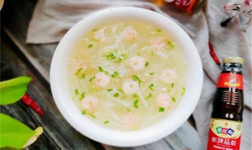  白萝卜和它是绝配，上锅煮一煮，营养极高，暖胃驱寒，天冷别忘吃