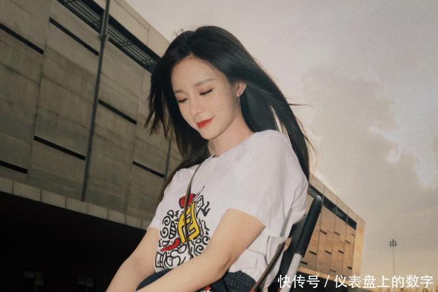 皮肤“白到发光”的女生，都在悄悄做这两件事，很多人还没发现