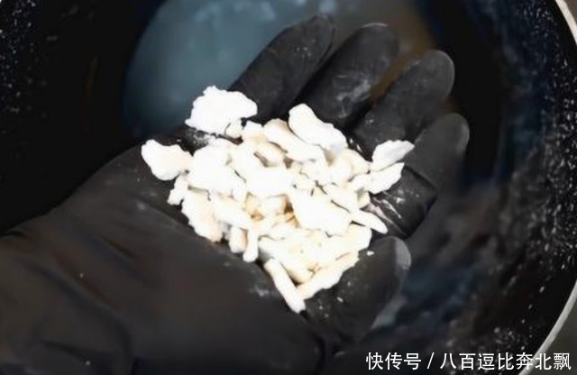 为何海水不能喝?不仅仅是因为咸,看看煮开后里面有什么?