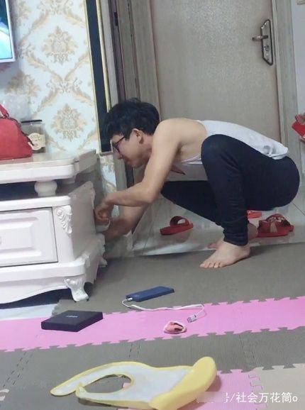 小脚丫|“掏娃奶爸”火了,宝宝被掏出来的那一刻,网友:这是养着玩呢?