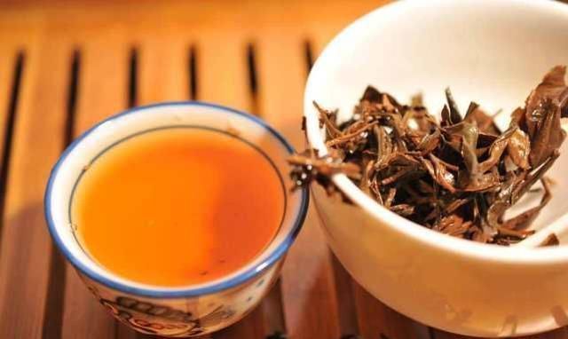 应该喝绿茶还是红茶哪种茶对血管最好营养师告诉你背后原因