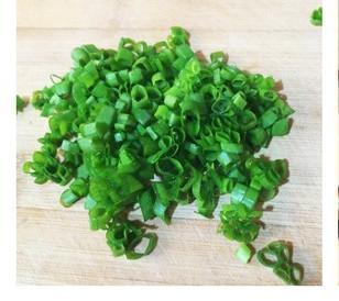 煮小米粥时，直接煮是大错特错的，少了这1步，不出油营养也不高