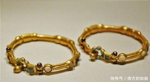 隋9岁女童墓葬出土,棺盖刻“开者即死”4字,考古人员变了脸色