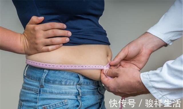 肚子|怀孕才2个多月就显怀,四种原因,与准妈妈自身相关,要科学应对