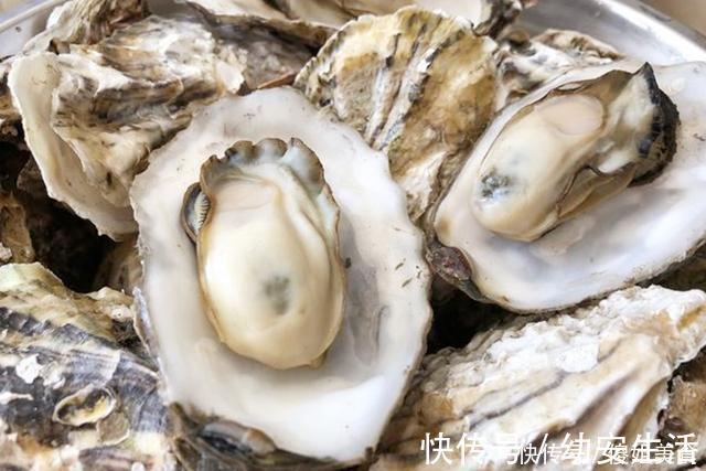 海鲜|煮生蚝时,万万别直接下锅煮,海边人这样做,煮出的生蚝又鲜又嫩