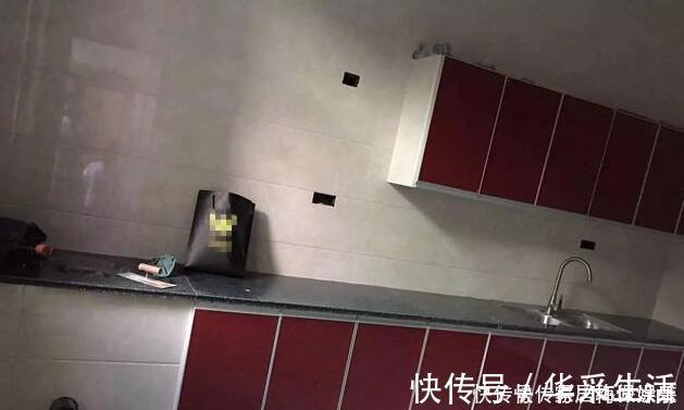 农村|农村小伙给父母盖的养老房,2万多的大门全村轰动,纷纷吐槽丑