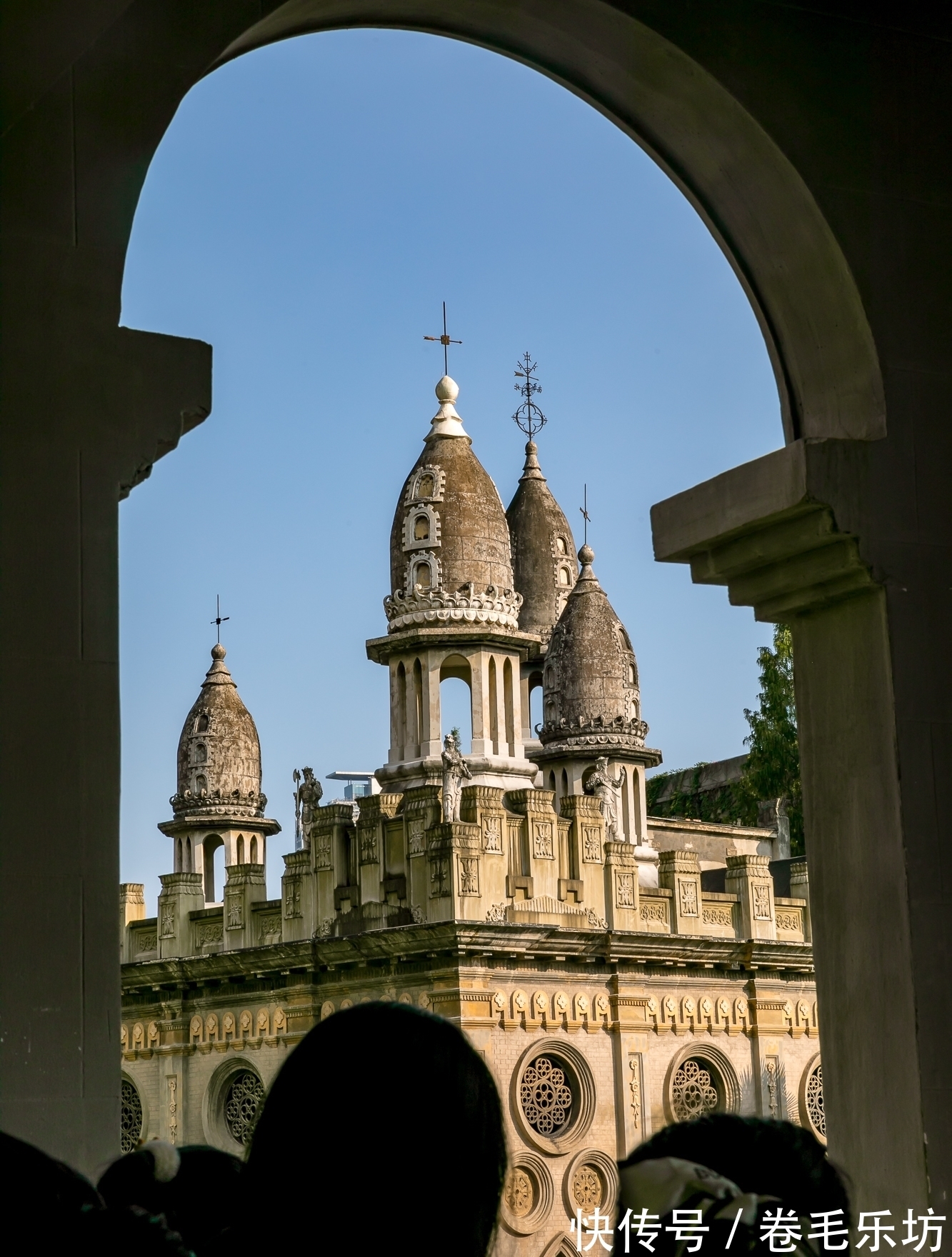 古德寺|武汉古德寺：中国佛寺建筑中的一朵奇葩，可以假装出国的旅拍景点