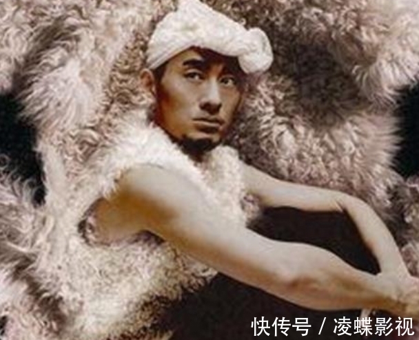 從星光大道冠軍到“人人喊打”,52歲的阿寶再惹爭議,他做了啥?