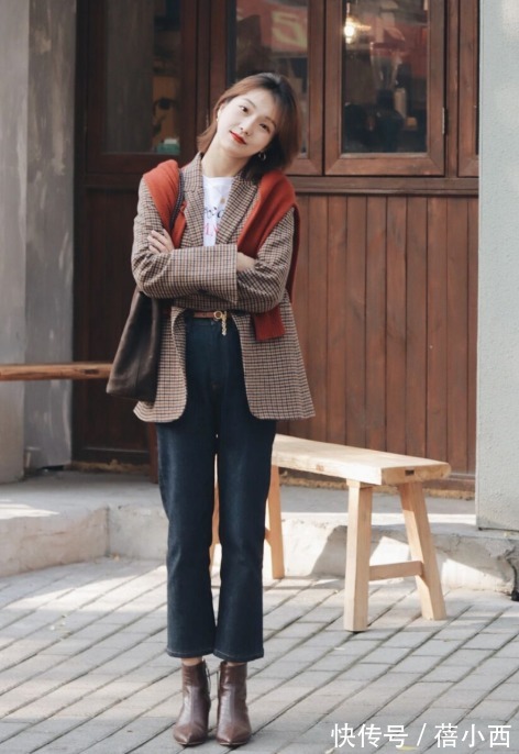 下半身|时髦的小个子女生今年都穿尖头鞋,精致大方还耐看,瞬间显高10cm