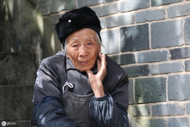 起床|长寿的人,早上起床爱做3件事,若占一个,恭喜可能长命百岁!