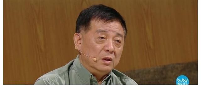 《导演》开场火药味十足,郝蕾点评一针见血,李诚儒再现犀利点评