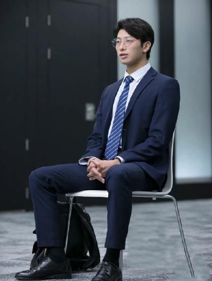 学历 丁辉被淘汰,不只是因为学历,而是他从来不被带教律师所喜欢