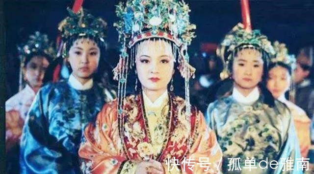 元春|红楼梦贾家的大靠山并非贾元春而是她,她死后贾家一蹶不振