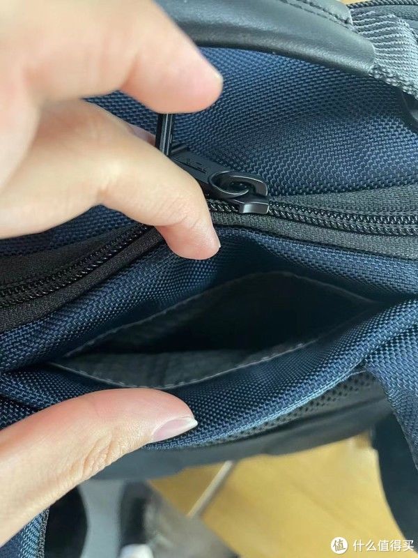 d走下“神坛”的TUMI，Davis双肩包虽然耐用但细节拉跨