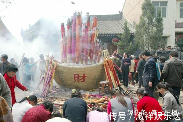 龙虎玄坛#封神中有个小妖,实力差,运气好,就因长得可爱而意外成神